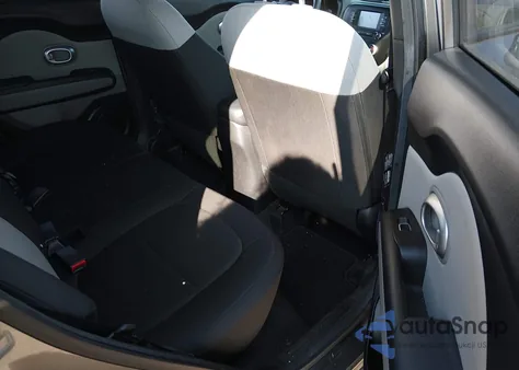 2019 Kia Soul z USA, uszkodzony, nr VIN KNDJN2A23K7670086